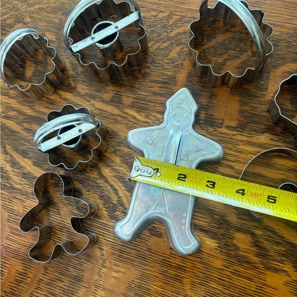 Vintage Metal Cookie Cutters Set - Picture 7 of 7
